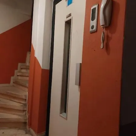Merkezi Konumda Ev Lägenhet