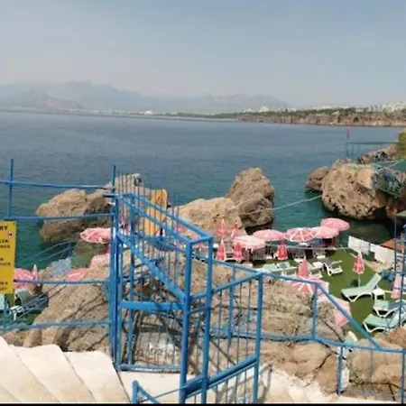 Merkezi Konumda Ev Apartament Antalya