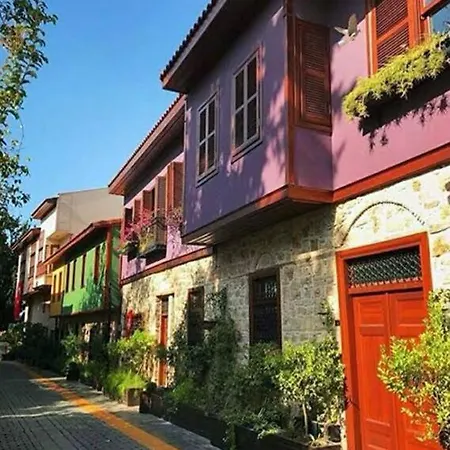 Merkezi Konumda Ev Apartament *